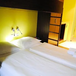 2* Hotel Bridge